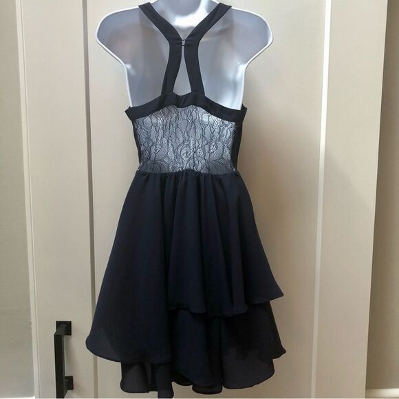 BCBG Generation navy blue layered lace back cocktail dress woman’s size 2 - Picture 2 of 11